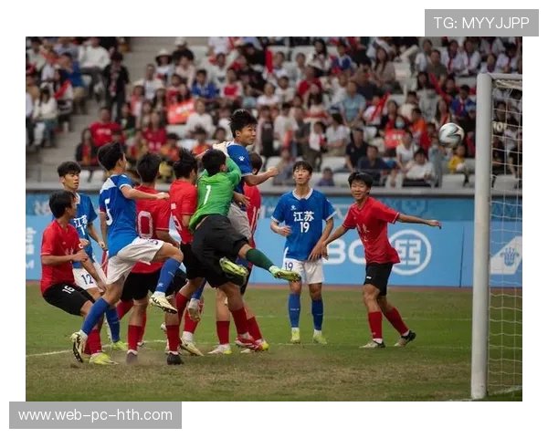 中国男足再战世界杯预选赛主场逆转取胜展现顽强拼搏精神