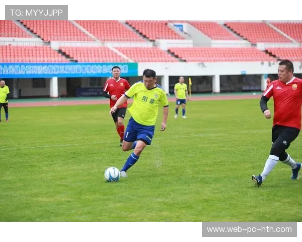 全国锦标赛回顾：西安足球队默契配合展现团队实力与战术智慧