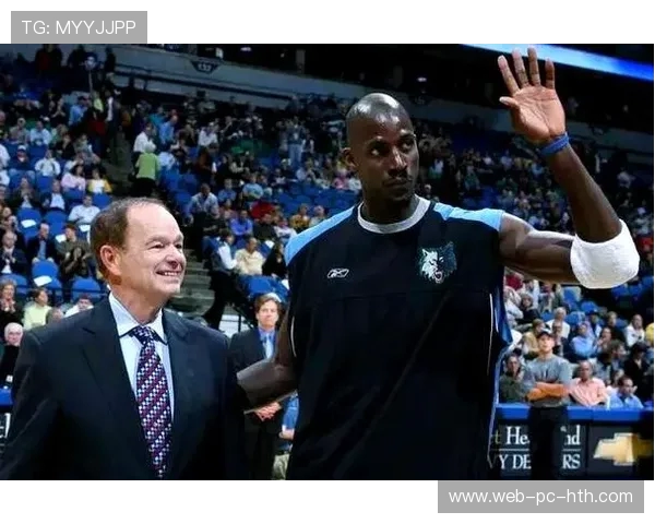 04年加内特领衔森林狼对决湖人经典对抗赛的回顾与分析 04年加内特领衔森林狼对决湖人经典对抗赛的回顾与分析